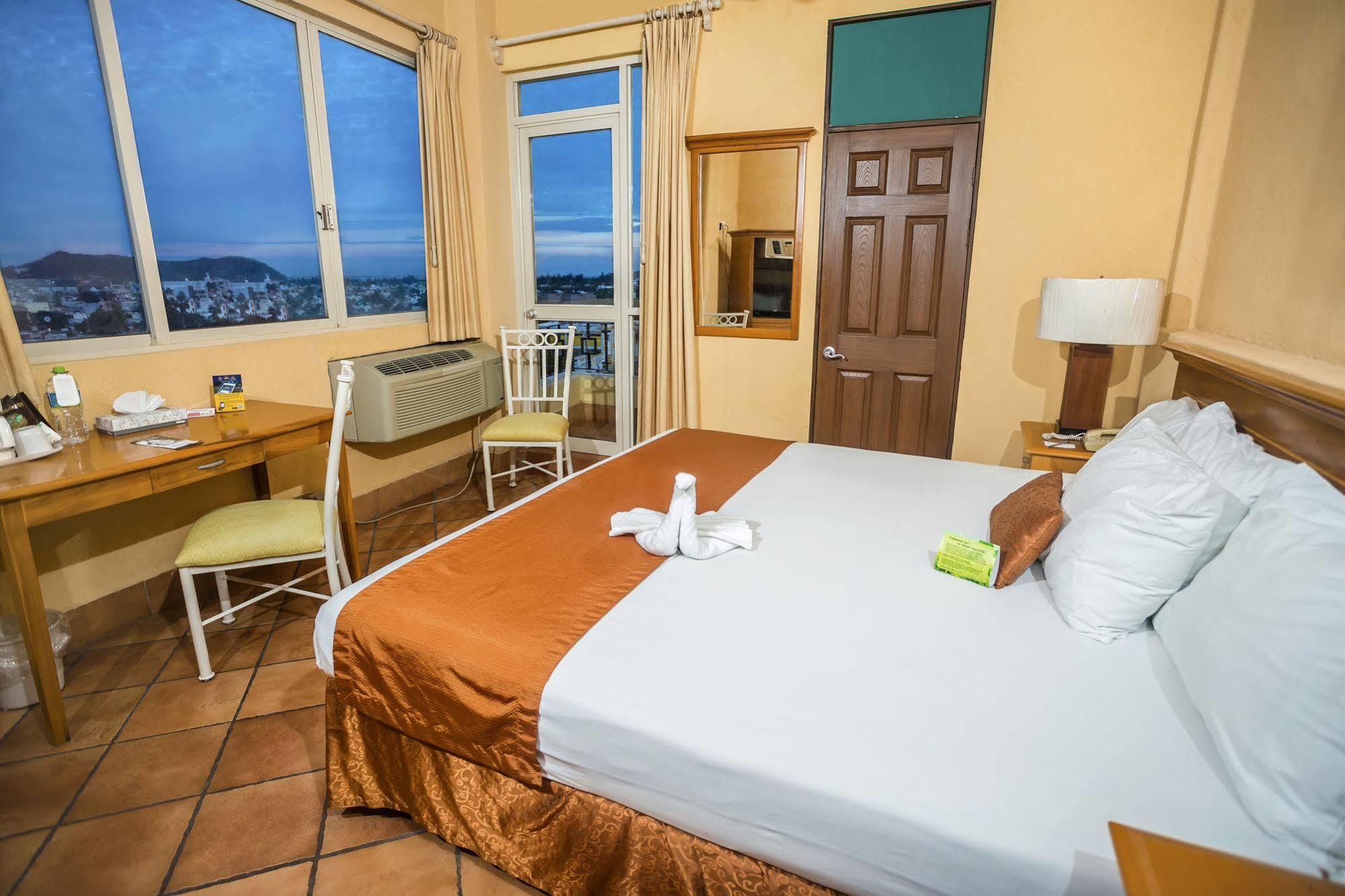 Best Western Posada Freeman Mazatlán Buitenkant foto