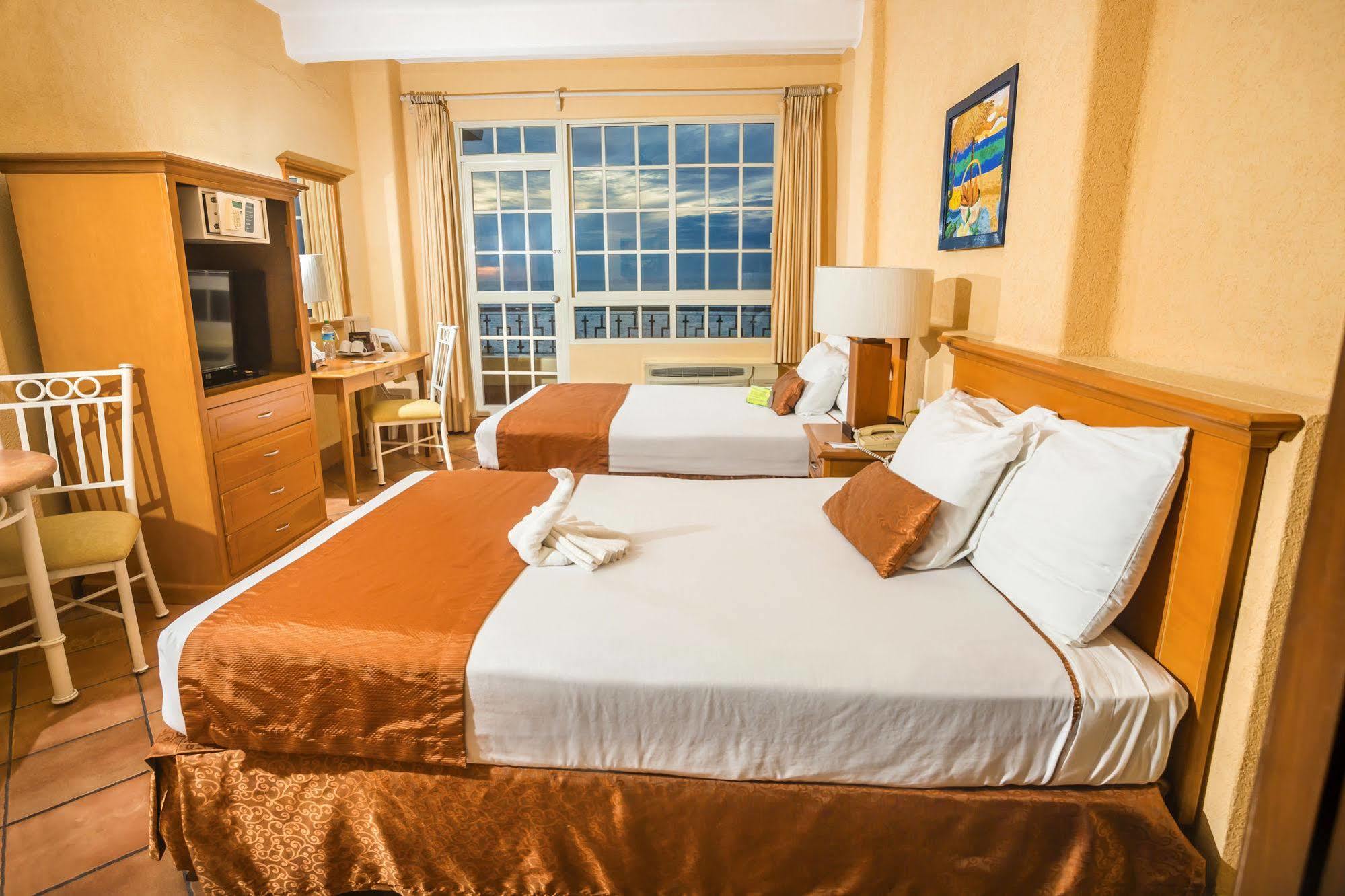 Best Western Posada Freeman Mazatlán Buitenkant foto